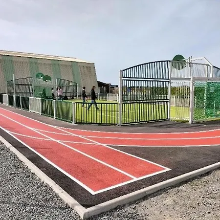 Au D'hautibus 营地 *