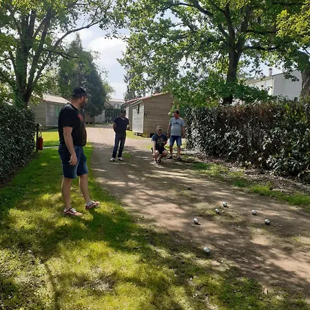 营地 Au D'hautibus *