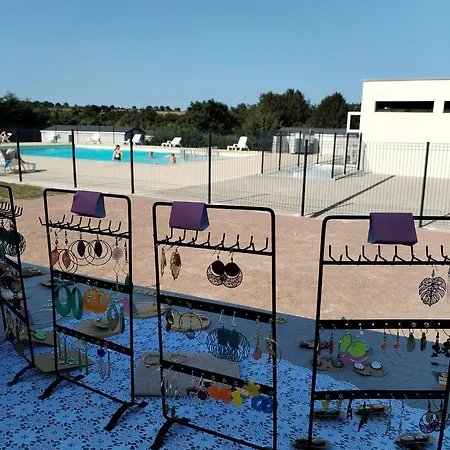 Au D'hautibus 营地 *