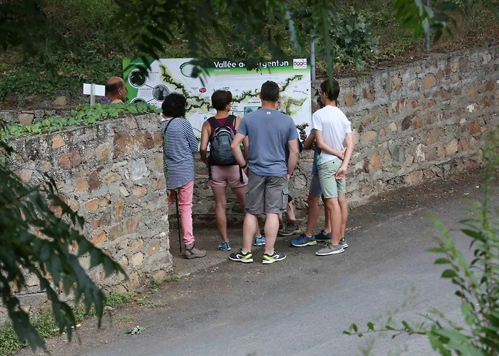 Au D'hautibus Κάμπινγκ *