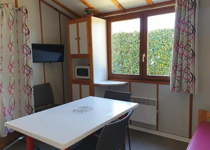 Au D'hautibus Κάμπινγκ