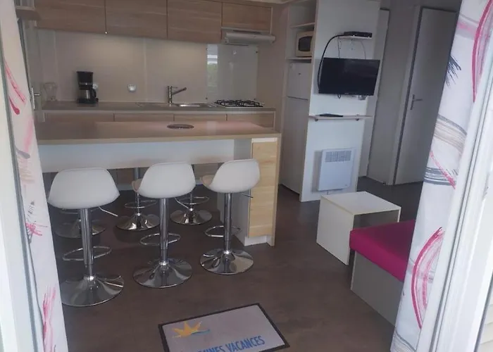 Au D'hautibus * Argentonnay