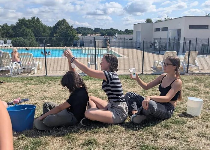 Au D'hautibus * Argentonnay