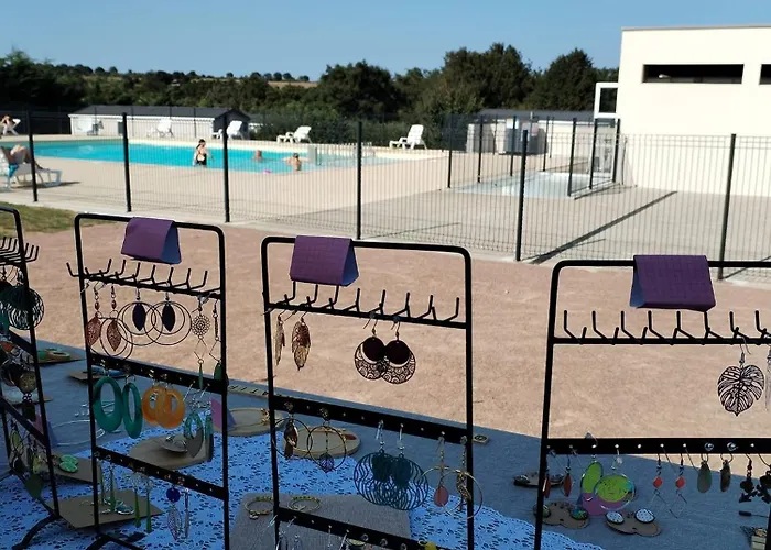 Au D'hautibus Κάμπινγκ *